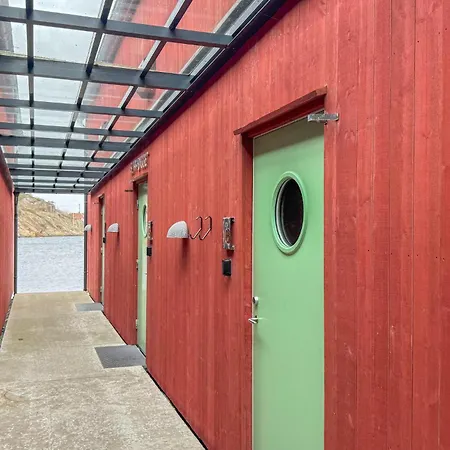 Appartement 1 Bedroom Beautiful In Søgne